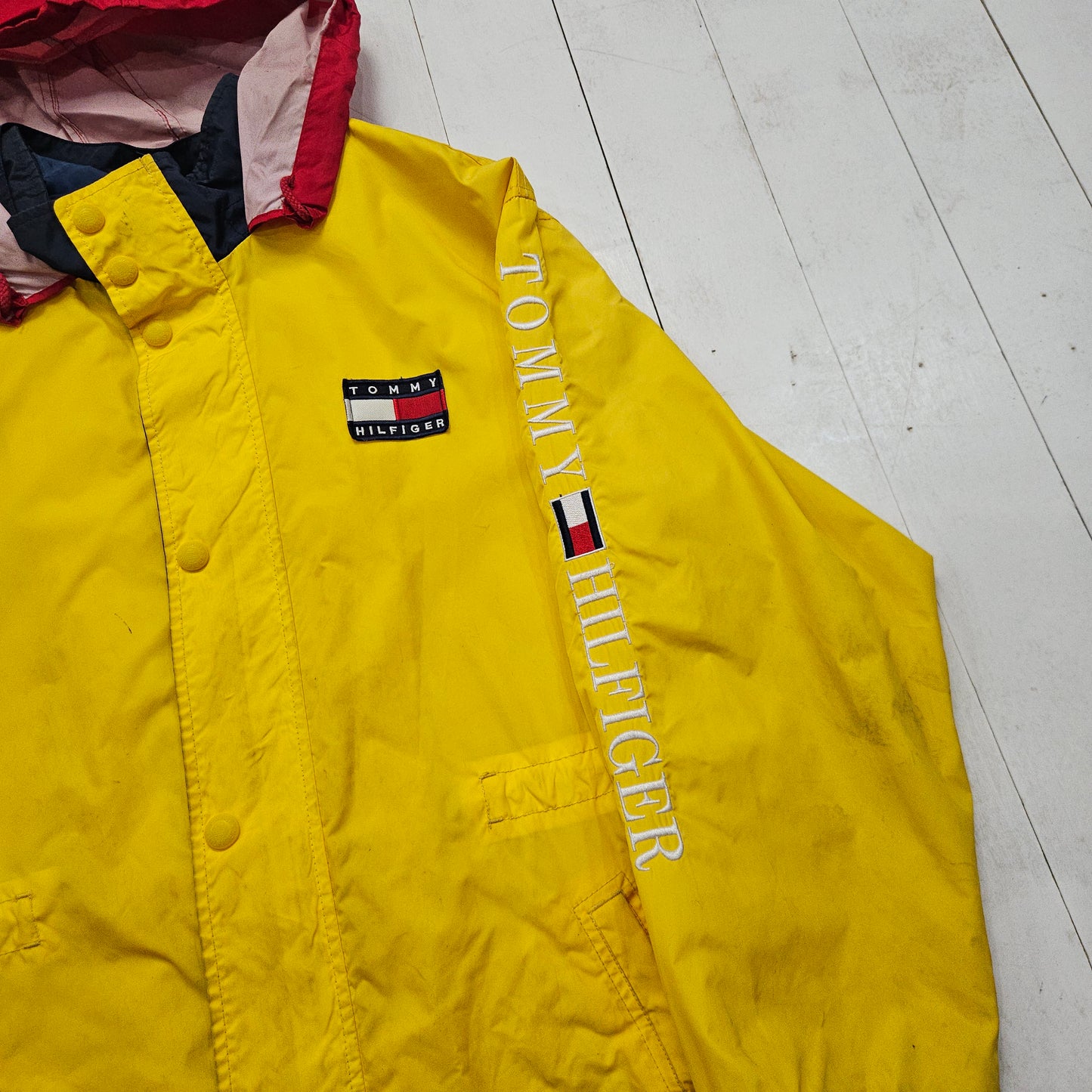 1990s Tommy Hilfiger Yellow Sleeve Spellout Windbreaker Rain Jacket Size L/XL