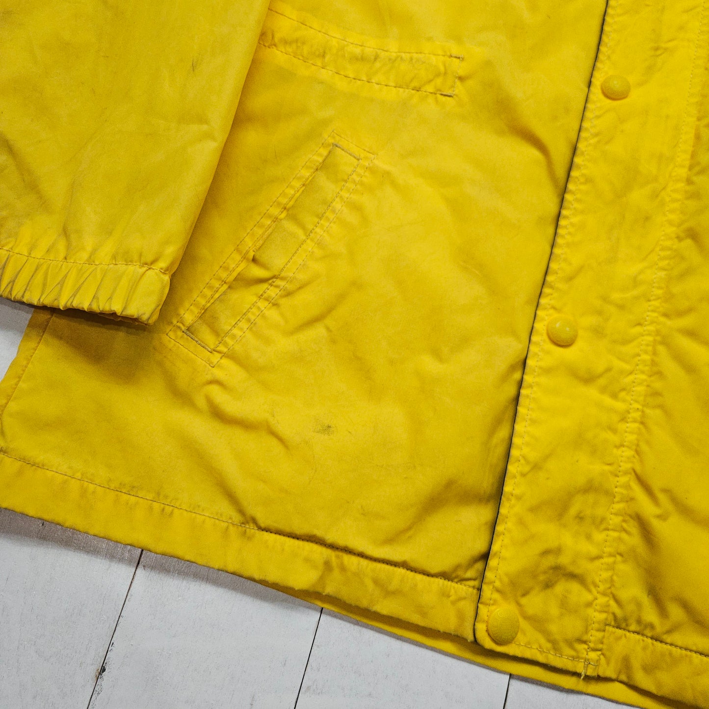 1990s Tommy Hilfiger Yellow Sleeve Spellout Windbreaker Rain Jacket Size L/XL