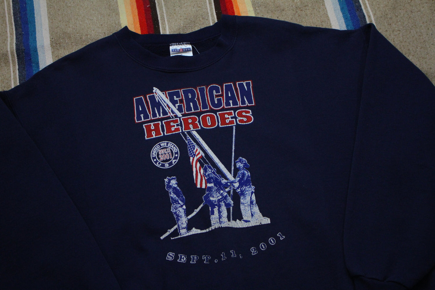 2000s 2001 9/11 American Heroes United We Stand Firemen Flag World Trade Center WTC Sweatshirt Size L