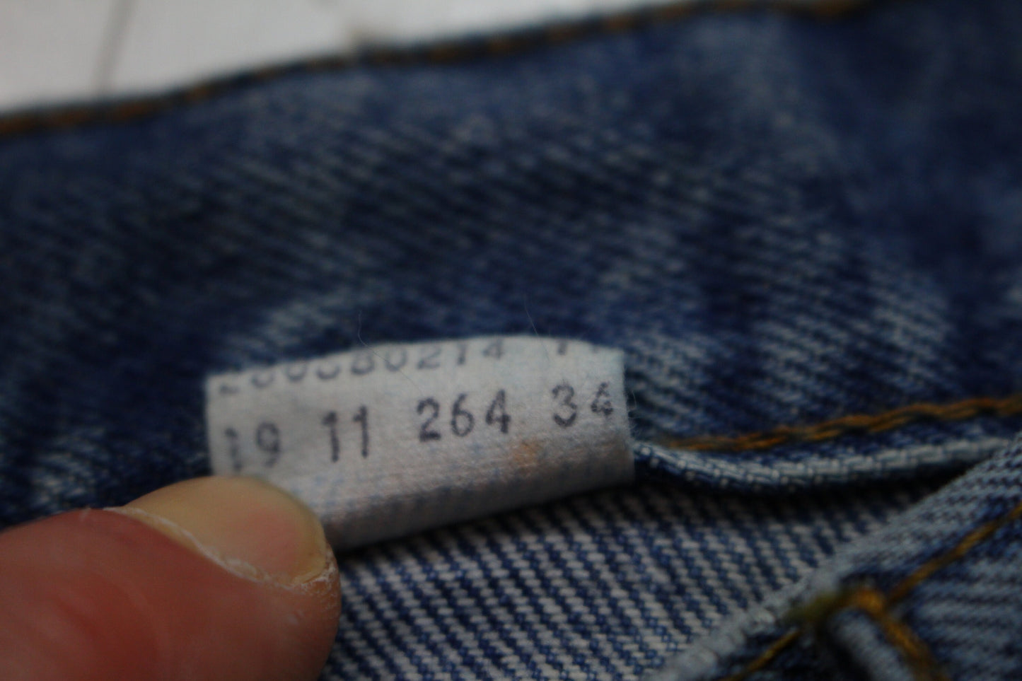 1980s Levi's White Label High Rise Blue Denim Jeans Made in USA Size 26x28.5
