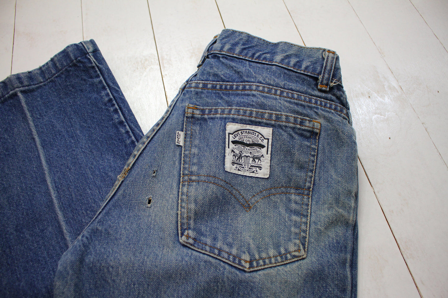 1980s Levi's White Label High Rise Blue Denim Jeans Made in USA Size 26x28.5
