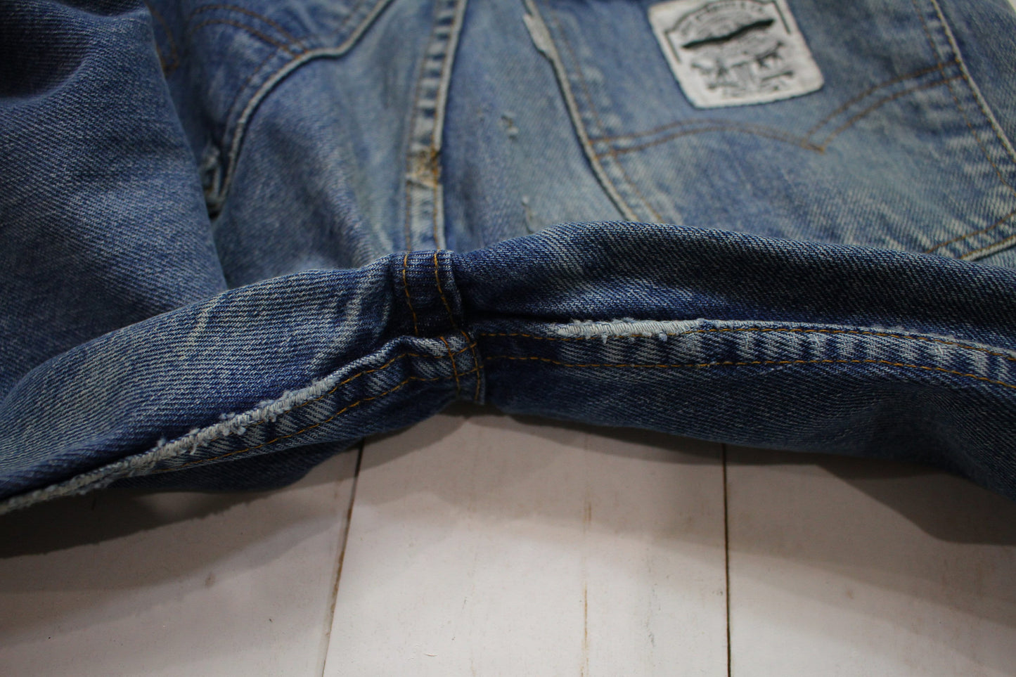 1980s Levi's White Label High Rise Blue Denim Jeans Made in USA Size 26x28.5