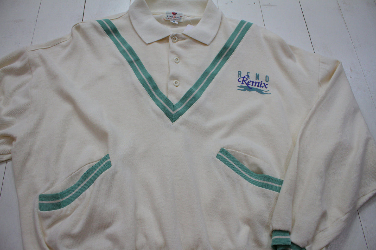 1980/1990s Reno Remix Collared Sweatshirt Women's Size L/XL