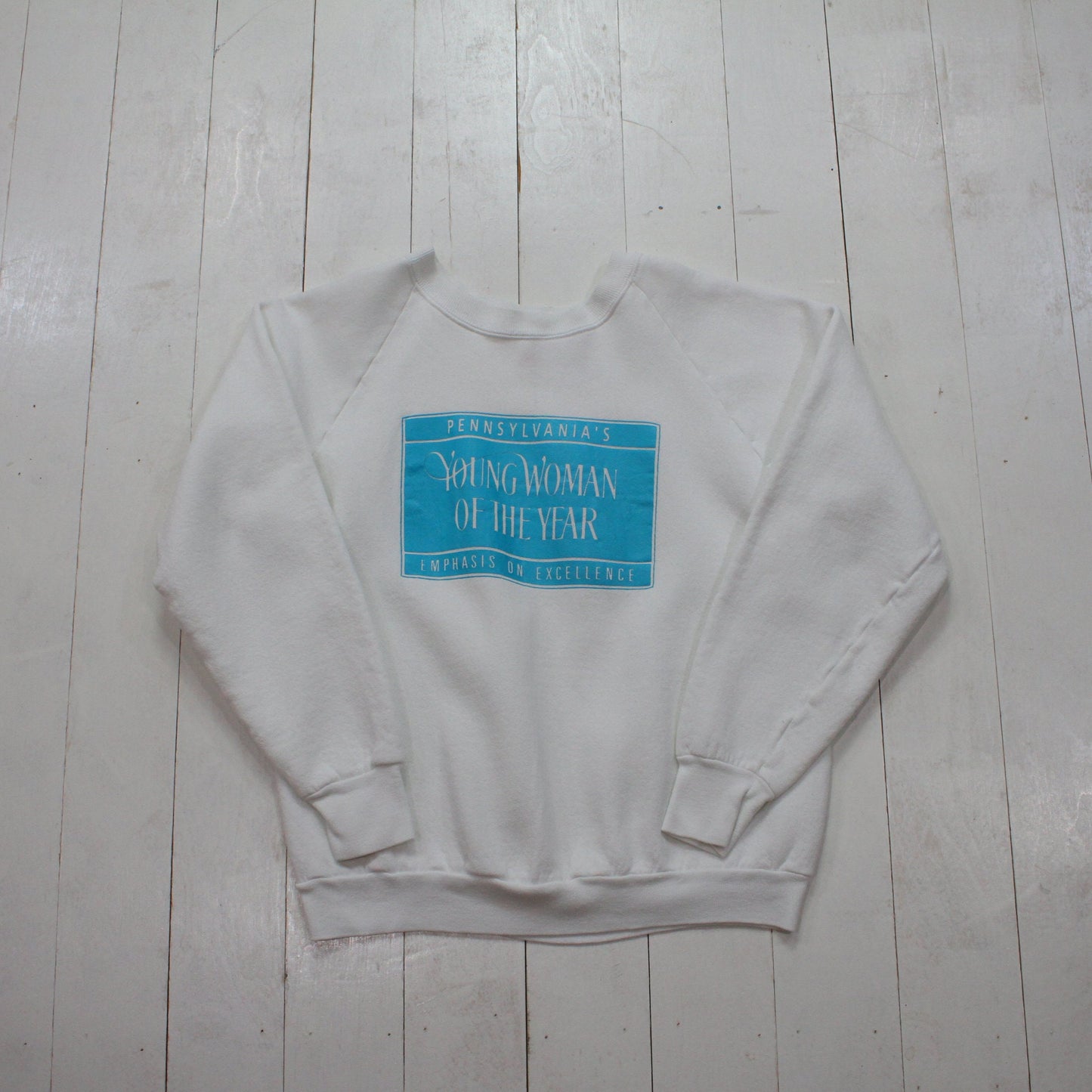 1990s Fruit of the Loom Pennsylvania's Young Woman of the Year Raglan Sweatshirt Made in USA Size M