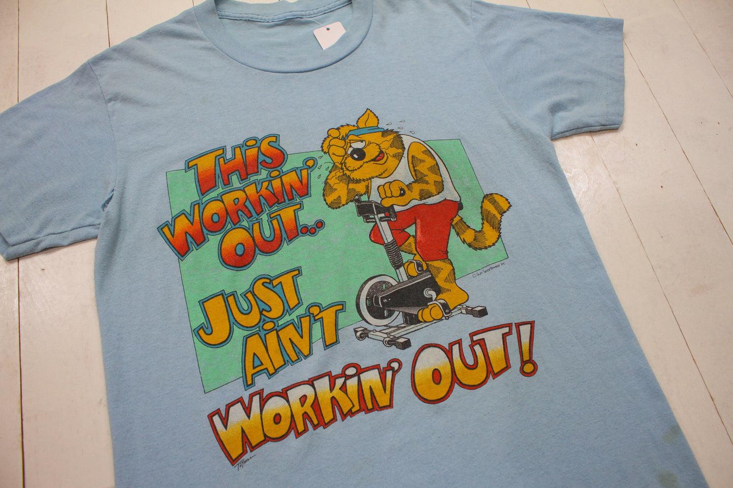 1980s/1990s Sun Sportswear Tuthill Cartoon Cat This Workin' Out Just Ain't Workin' Out! Funny T-Shirt Size M