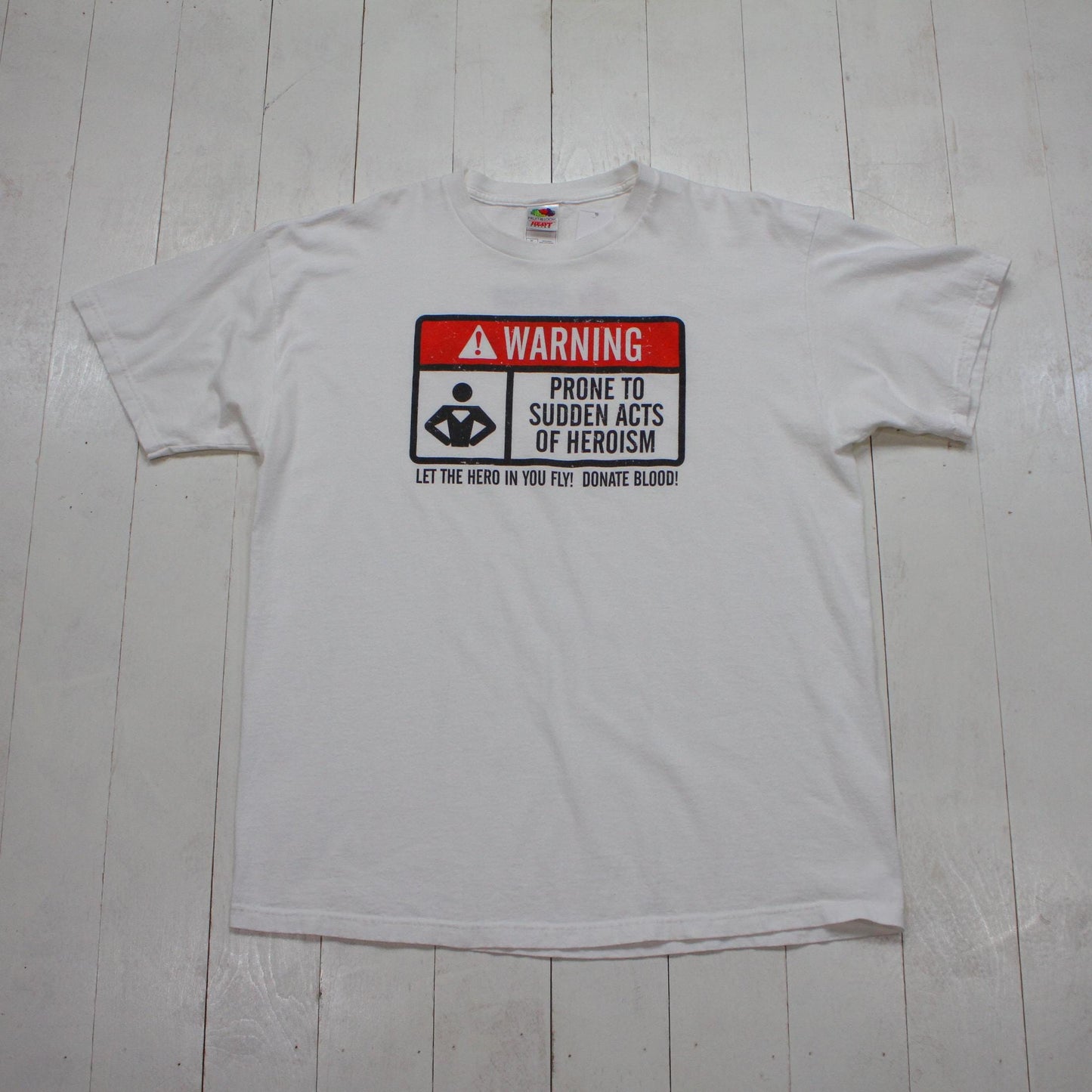 2000s Y2K Fruit of the Loom American Red Cross Hero T-Shirt Size L/XL