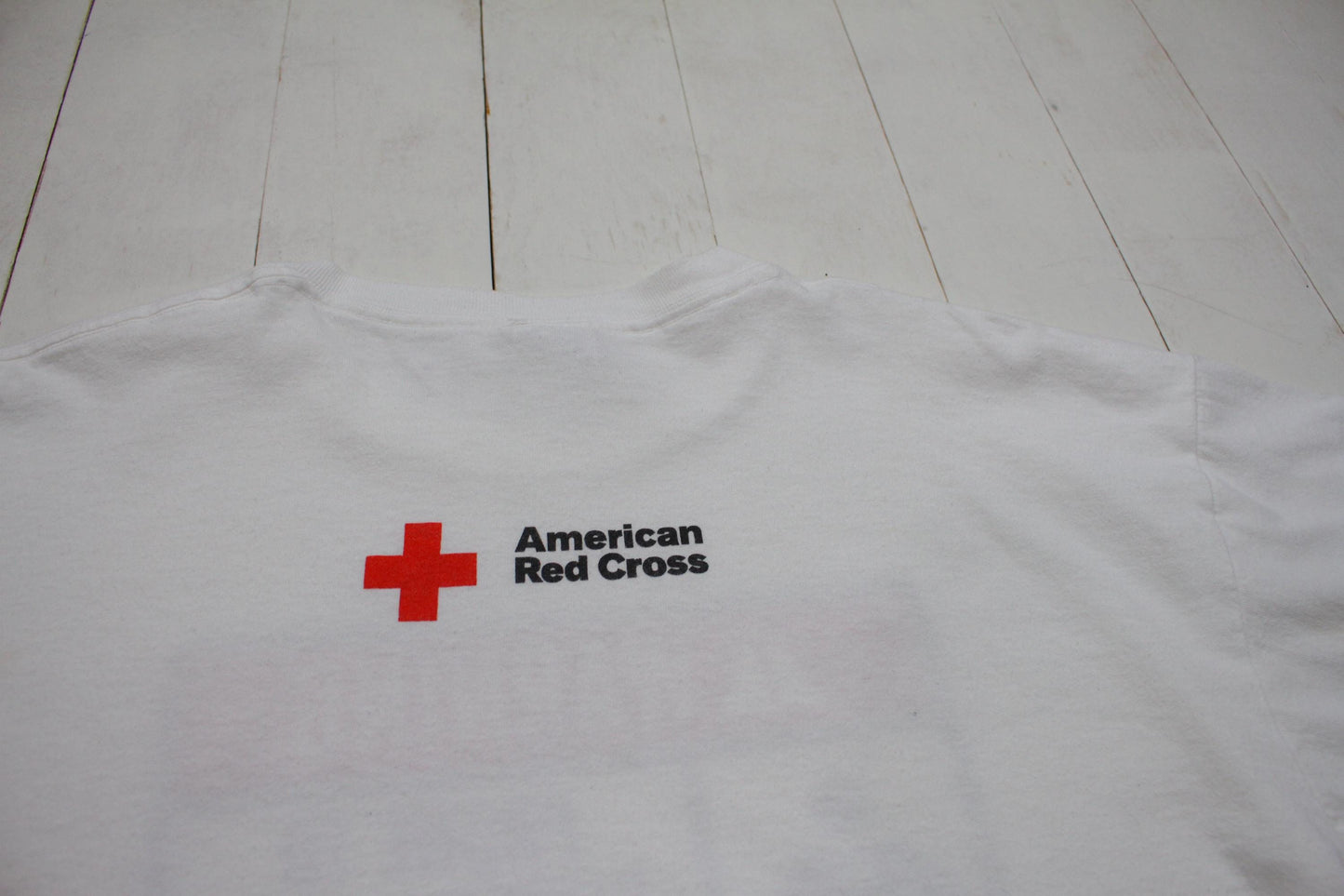 2000s Y2K Fruit of the Loom American Red Cross Hero T-Shirt Size L/XL