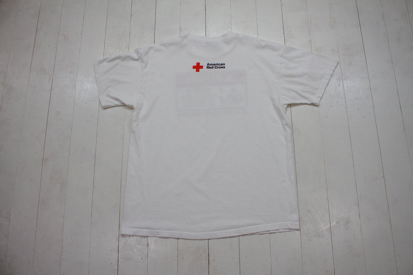 2000s Y2K Fruit of the Loom American Red Cross Hero T-Shirt Size L/XL