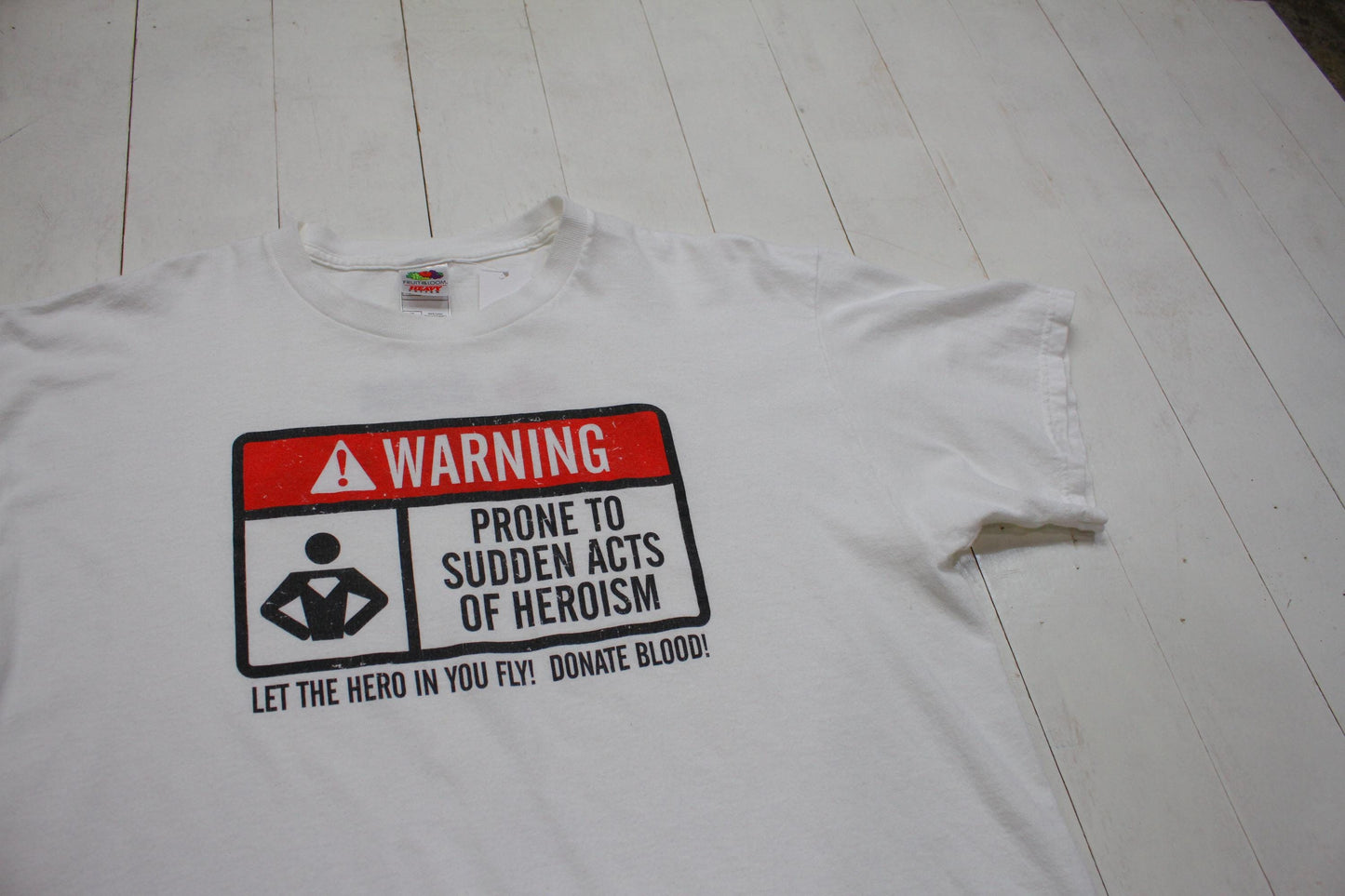 2000s Y2K Fruit of the Loom American Red Cross Hero T-Shirt Size L/XL