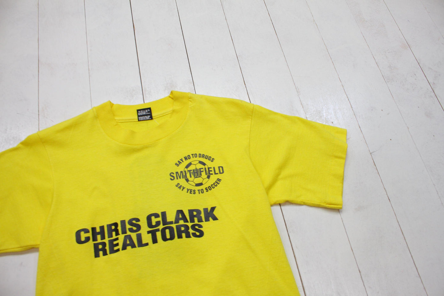 1990s Fruit of the Loom Smithfield Soccer T-Shirt Made in USA Kids Size L