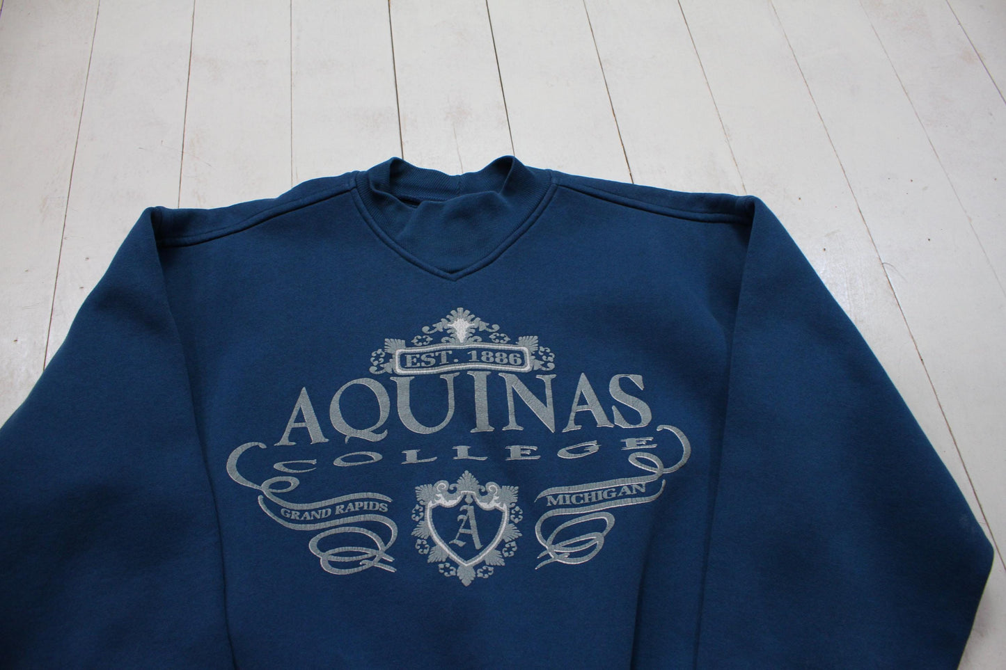 1990s Jansport Aquinas College Teal Grand Rapids Michigan Sweatshirt Made in USA Size M