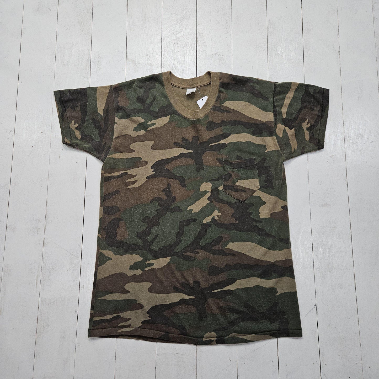 1980s 5050 Woodland Camo Pocket T-Shirt Made in USA Size M