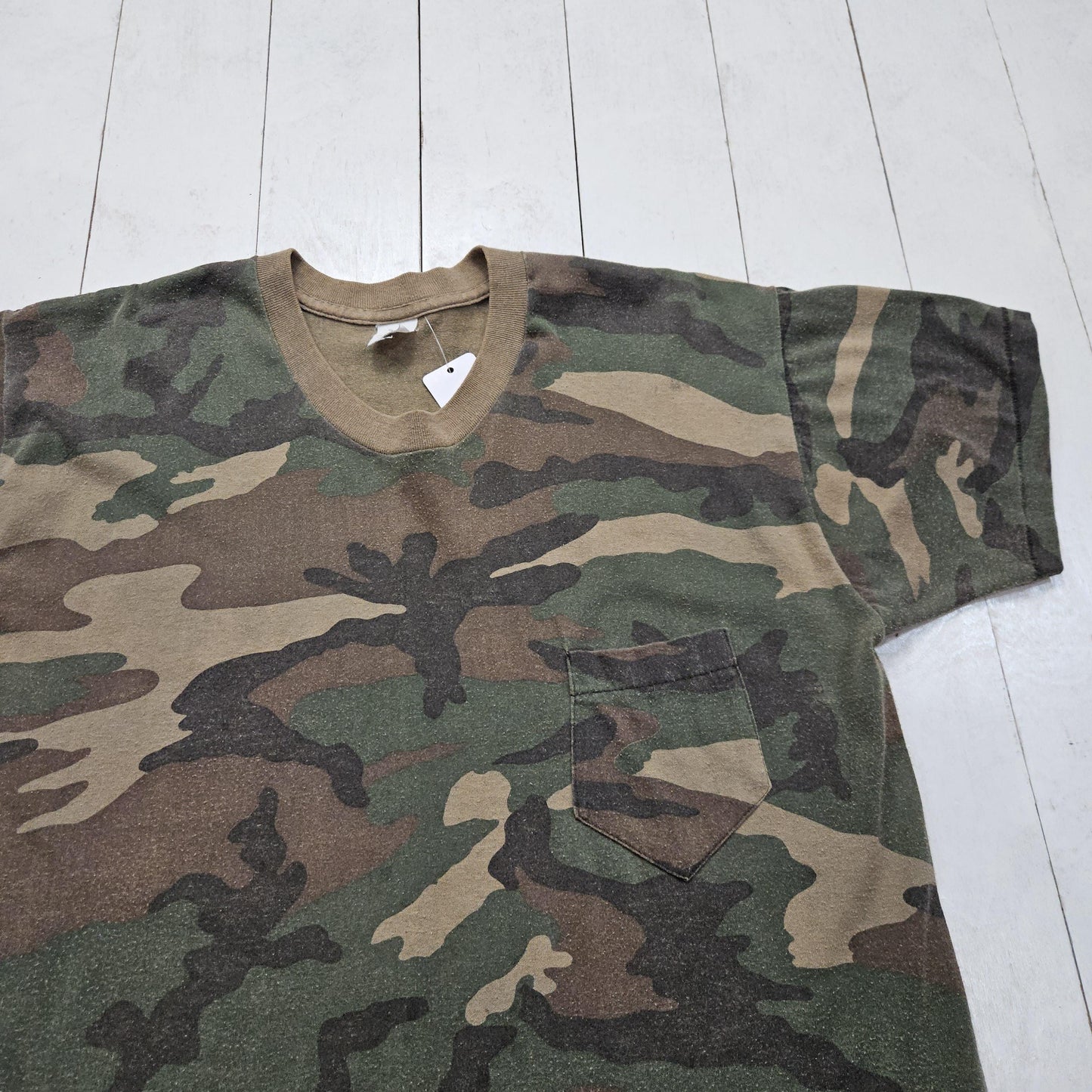 1980s 5050 Woodland Camo Pocket T-Shirt Made in USA Size M