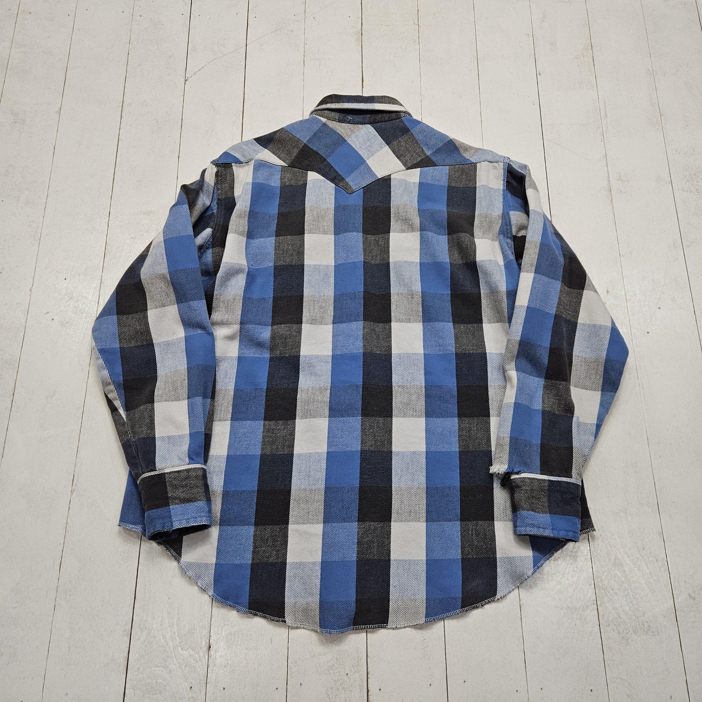1980s Wrangler Blue/White/Black Buffalo Plaid Pearl Snap Flannel Western Shirt Made in USA Size XL