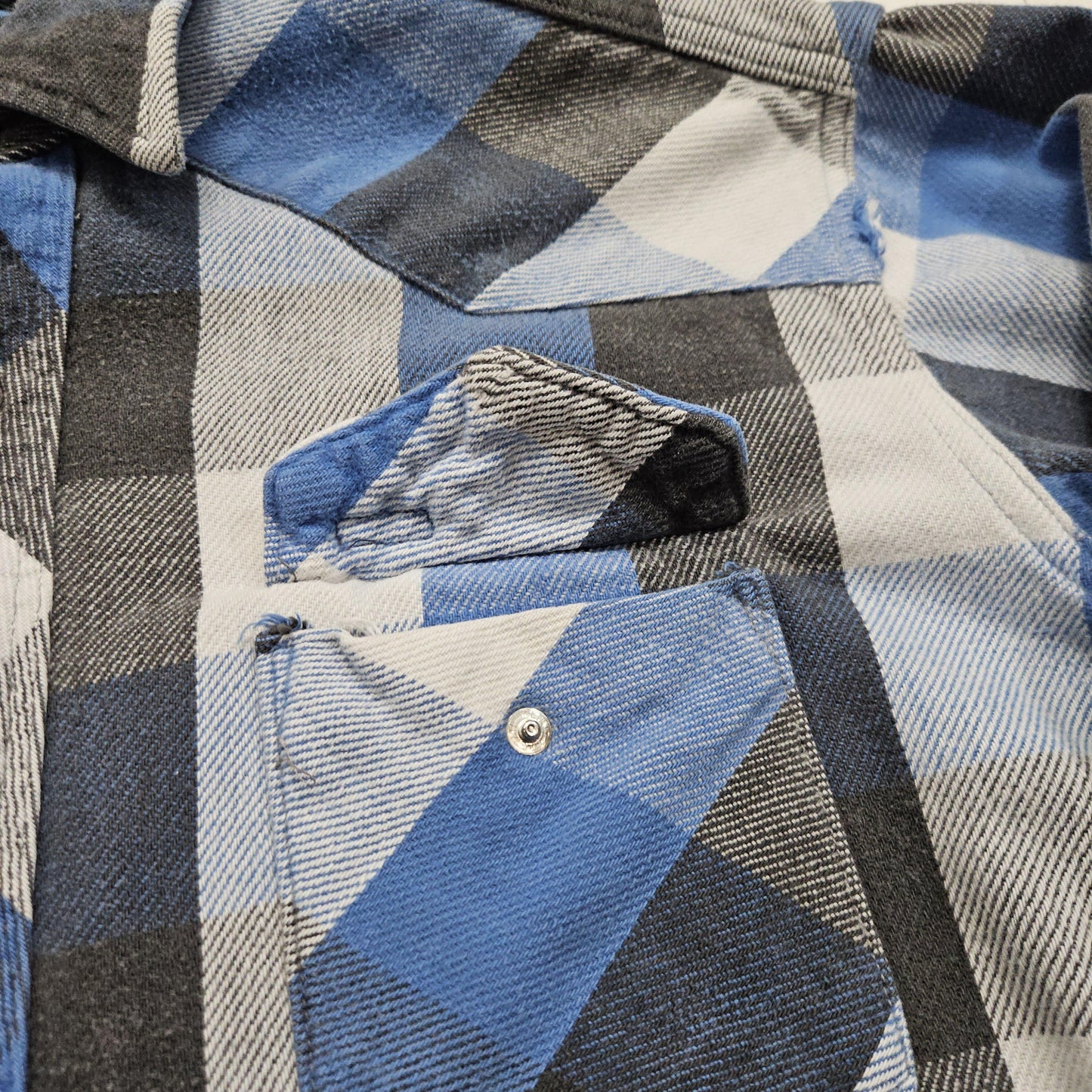 1980s Wrangler Blue/White/Black Buffalo Plaid Pearl Snap Flannel Western Shirt Made in USA Size XL