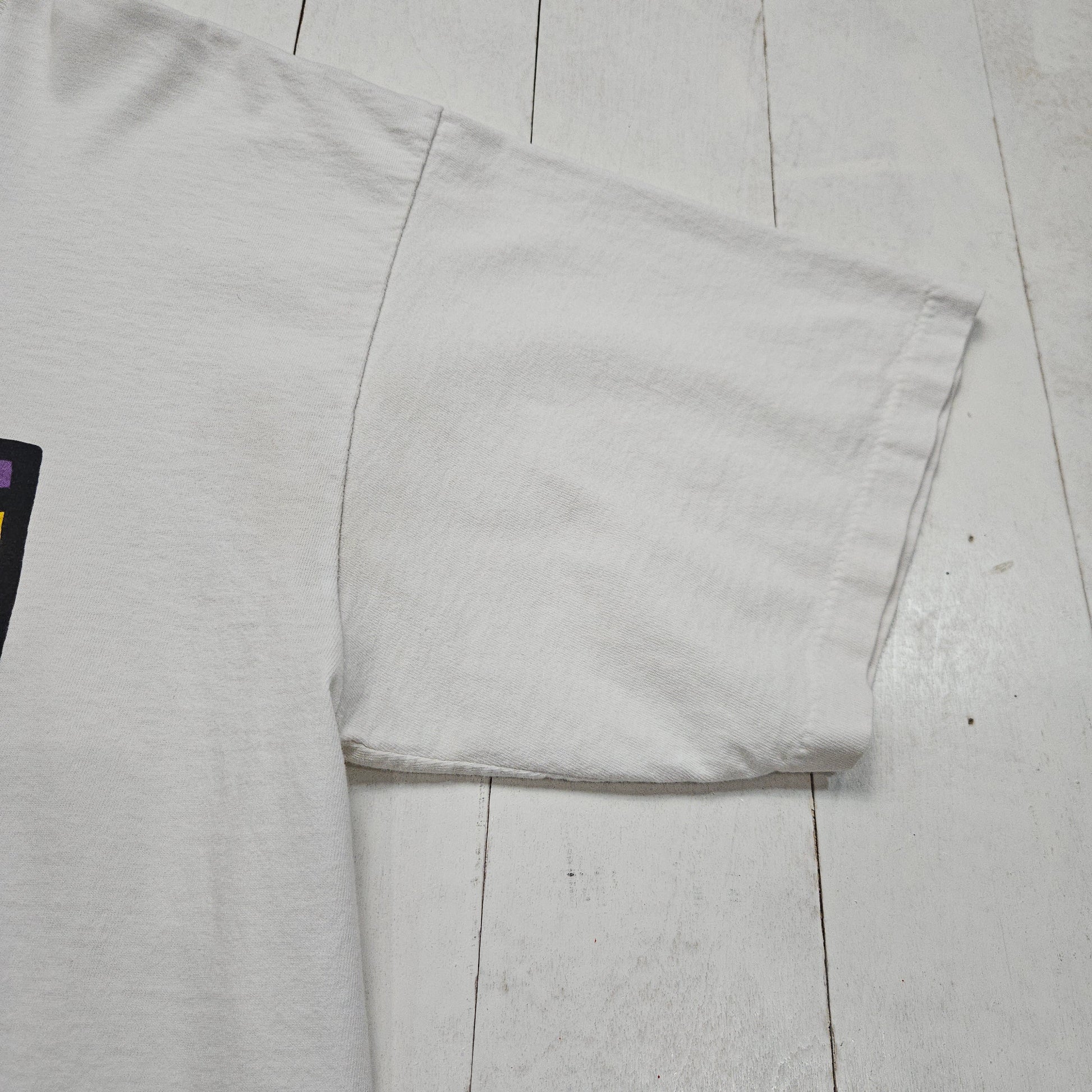 1990s 90 Degree Angle Natural New York Flower Art Print T-Shirt Made in USA Size XL - People's Champ Vintage -T-Shirts
