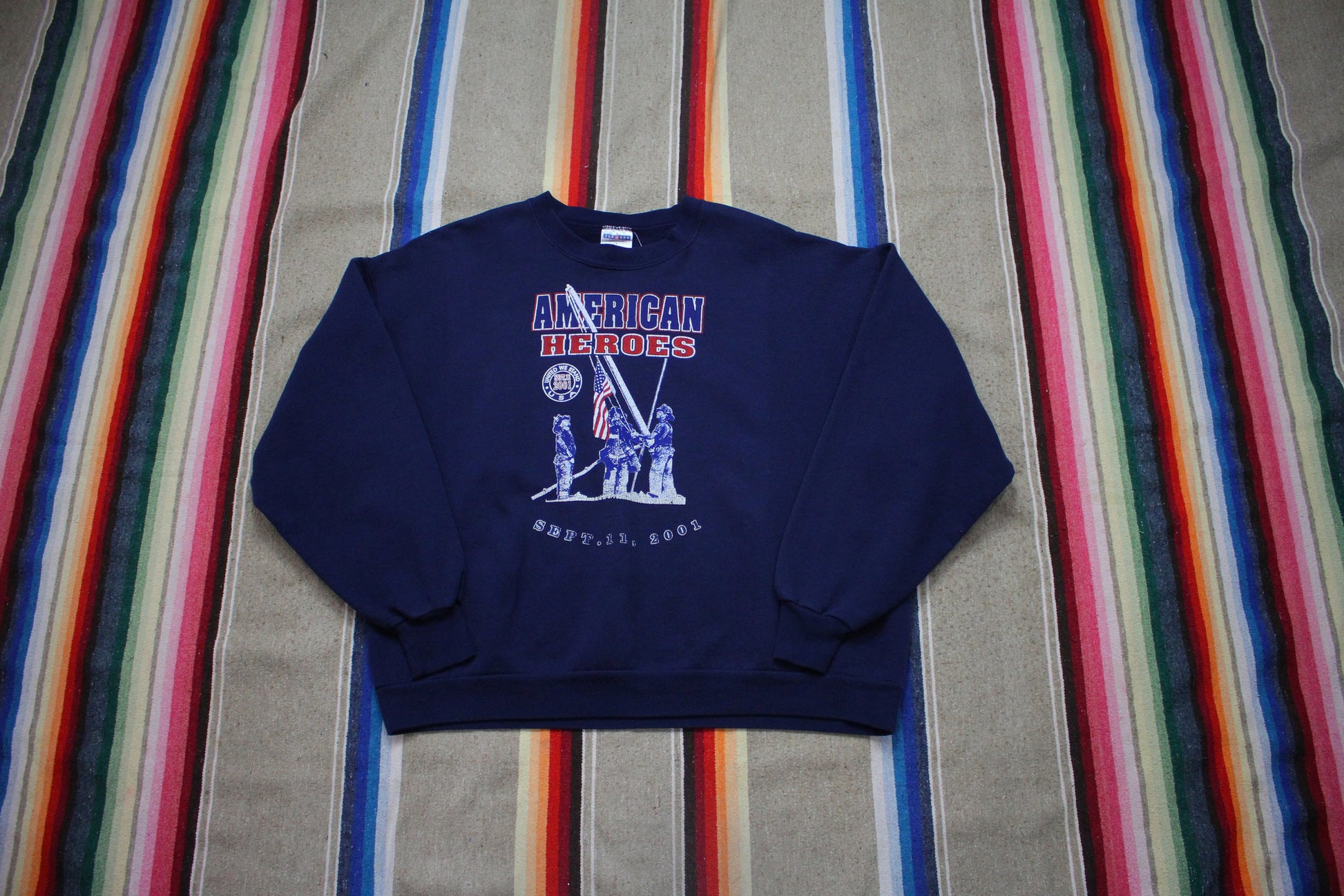 2000s 2001 9/11 American Heroes United We Stand Firemen Flag World Trade Center WTC Sweatshirt Size L