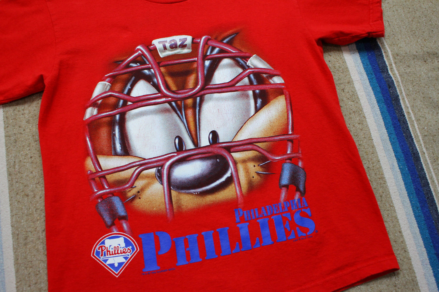 1990s 1996 Warner Bros Looney Tunes Philadelphia Phillies Taz Catcher Mask Baseball T-Shirt Made in USA Womens Size S
