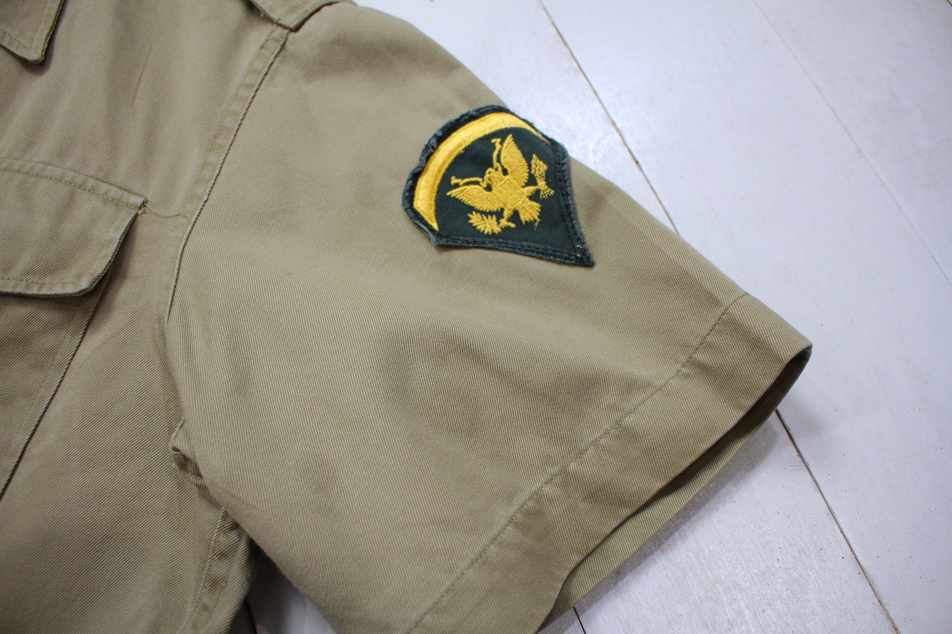 1950s US Military Shortsleeve Twill Khaki Uniform Shirt Size M