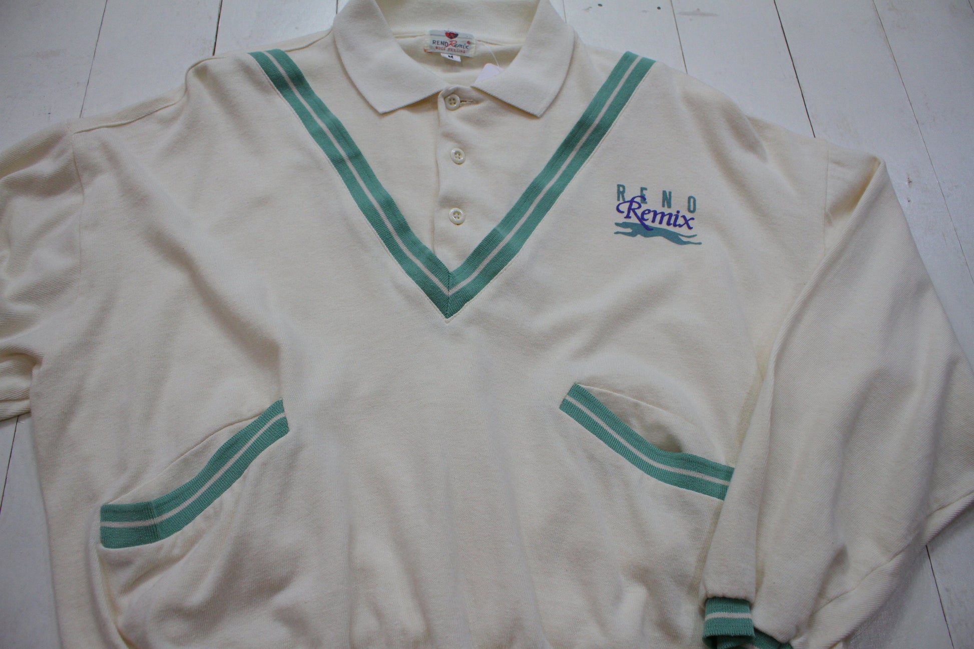 1980/1990s Reno Remix Collared Sweatshirt Women's Size L/XL