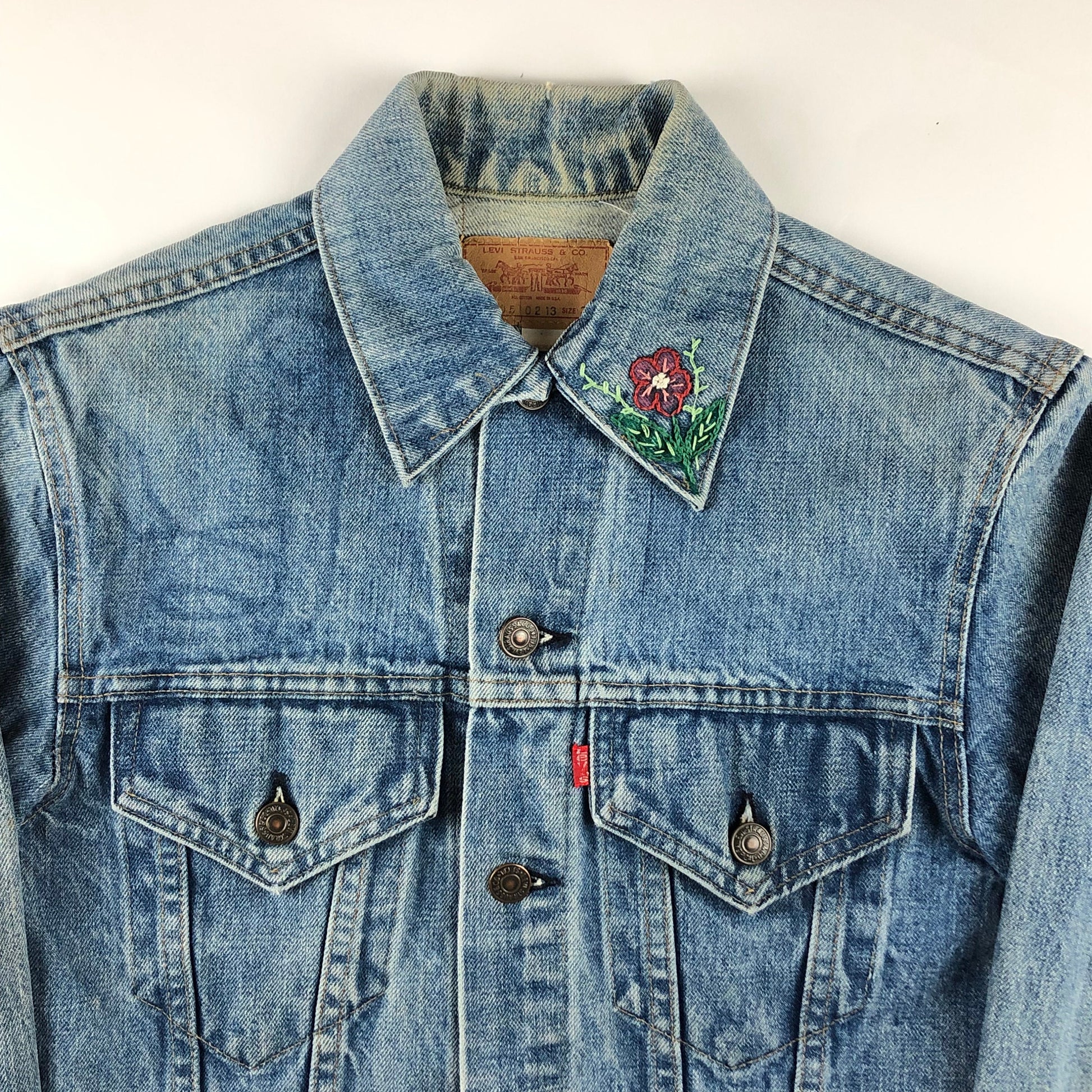 1970s Embroidered Levi's Two Pocket Type 3 Denim Trucker Jacket Made in USA Size XS/S