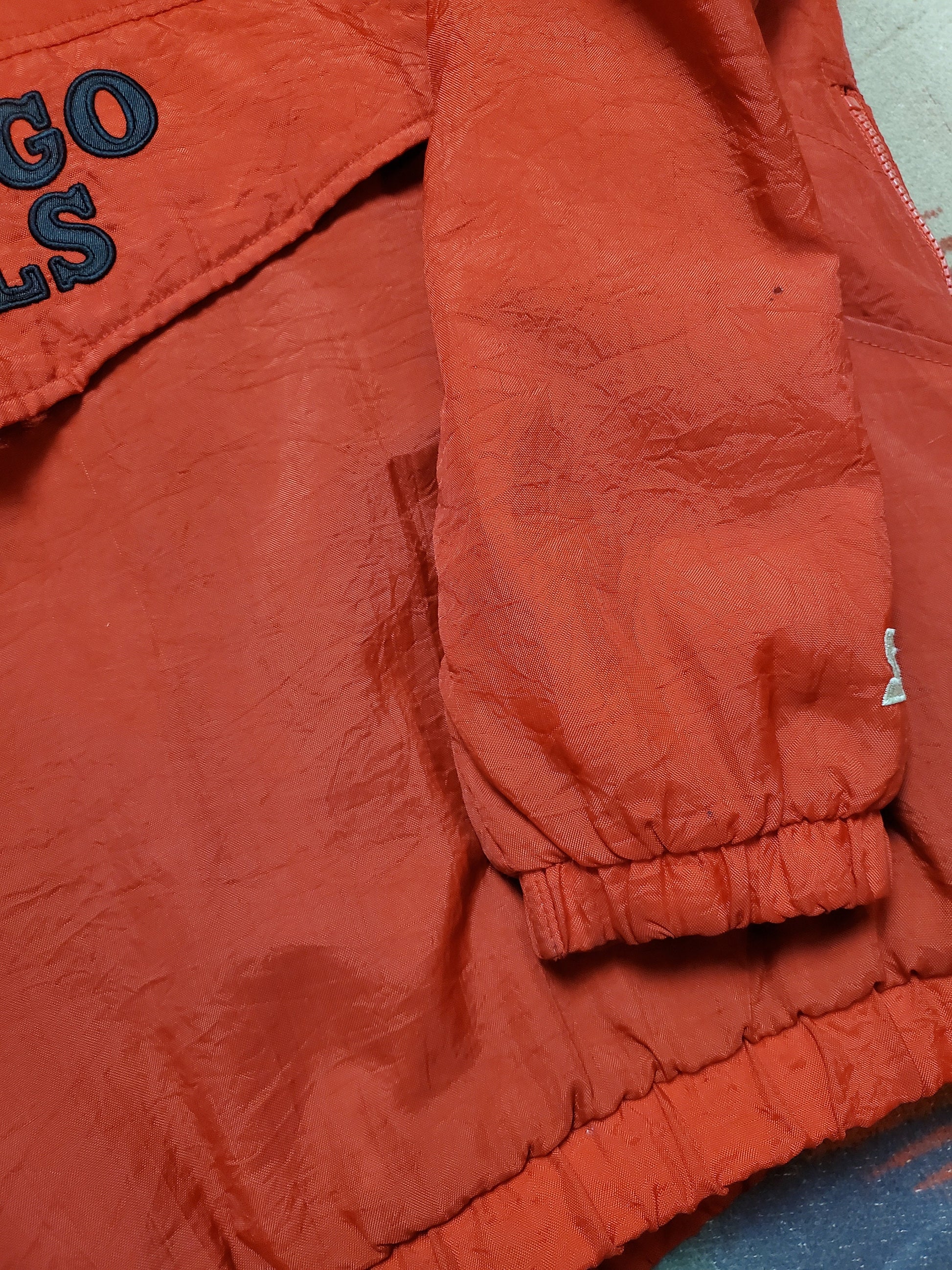 1990s Starter Chicago Bulls Pullover Jacket Size XL