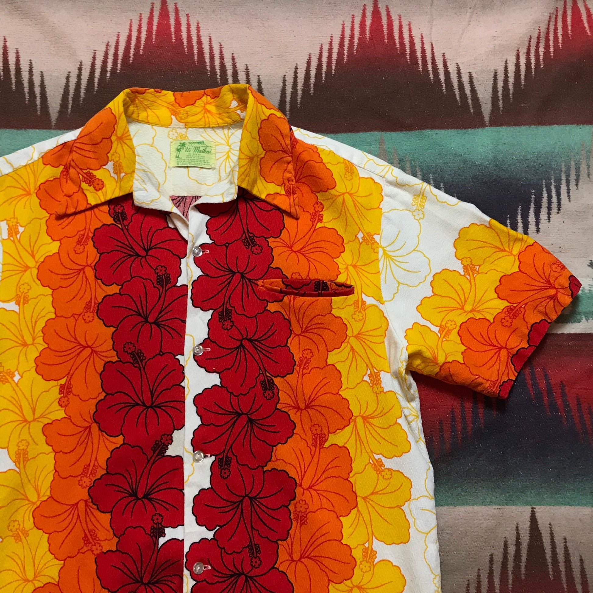 1960s Ui-Maikai Bark Cloth Hibiscus Printed Hawaiian Shirt Made in Hawaii Size M/L