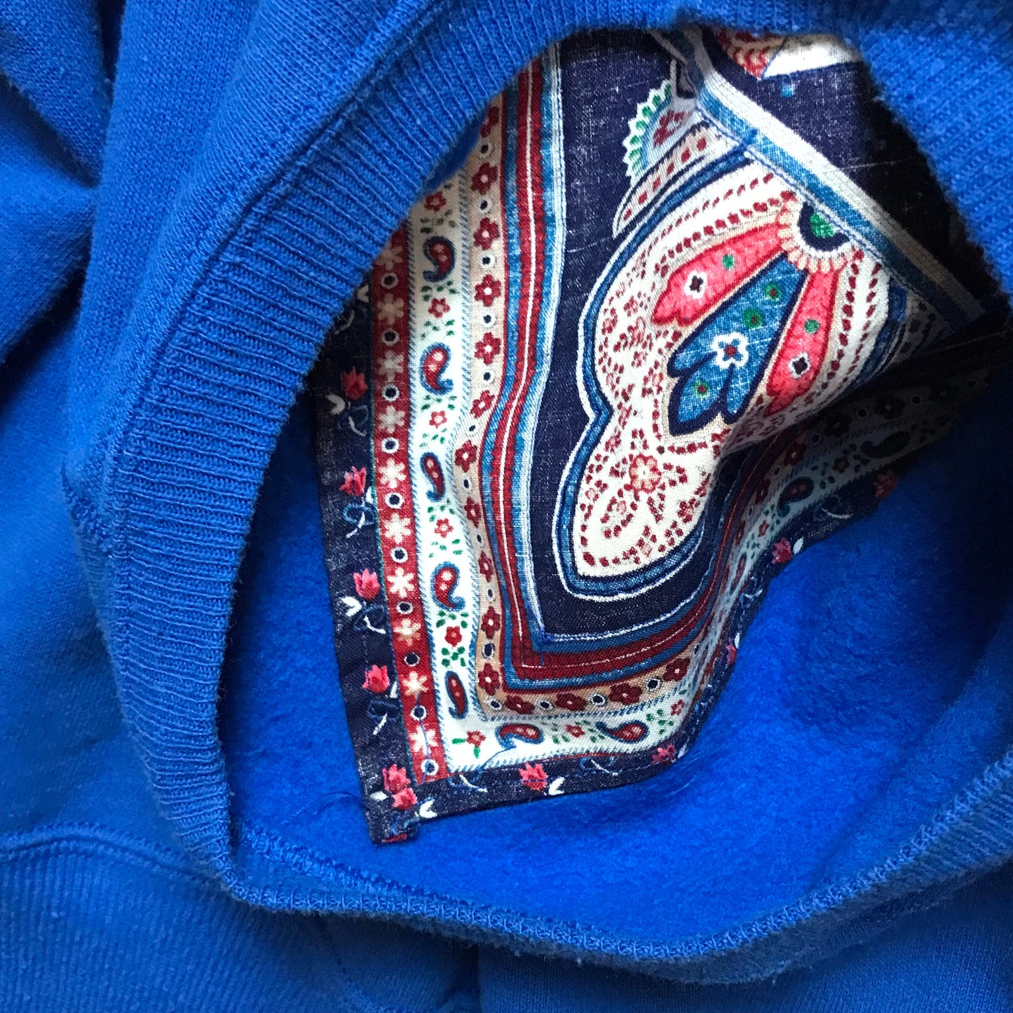 1990s Hanes Raglan Sweatshirt with Quilted Design Size M