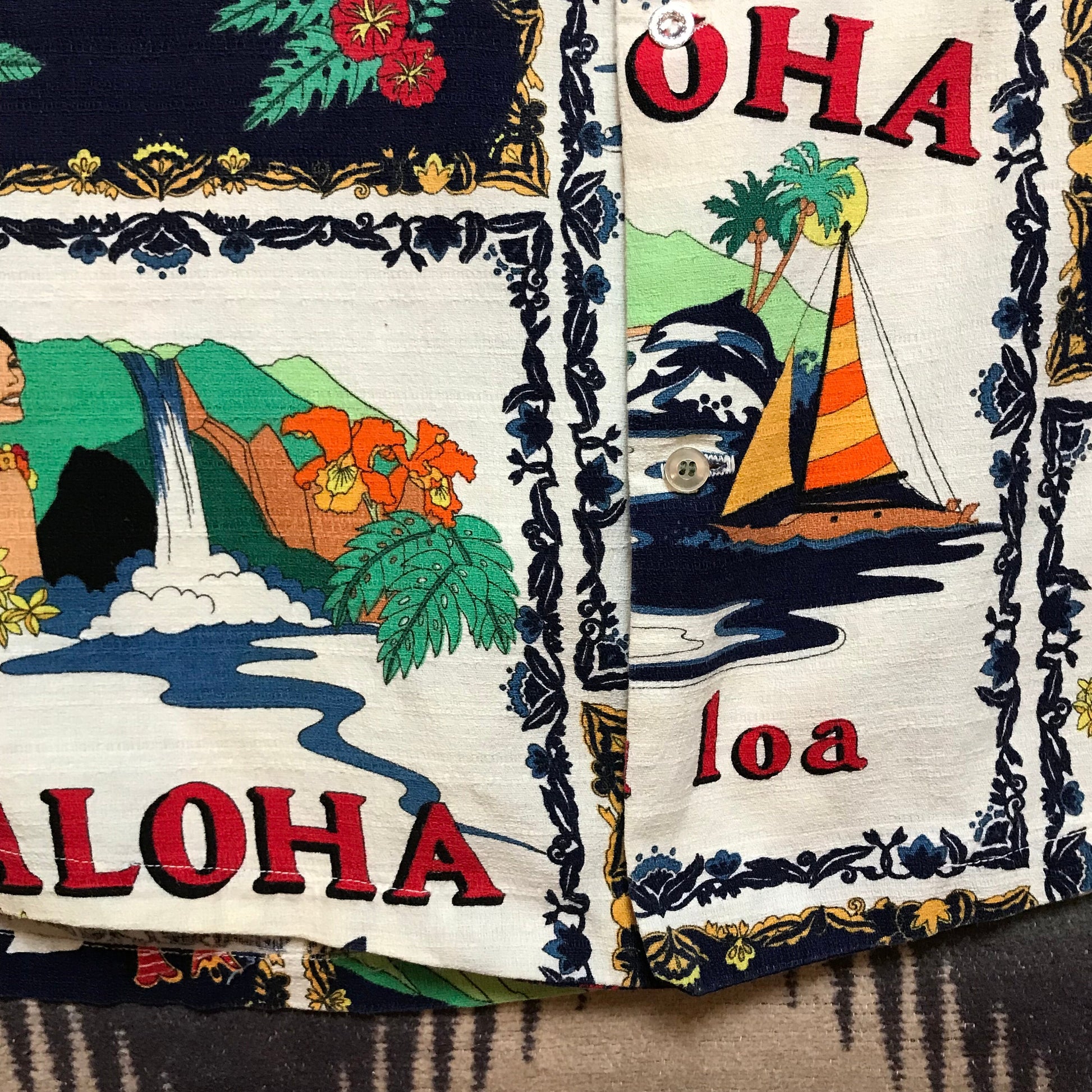 1960s/1970s Garment Factory to You Aloha Novelty Souvenir Print Made in Hawaii Hawaiian Shirt Size L/XL