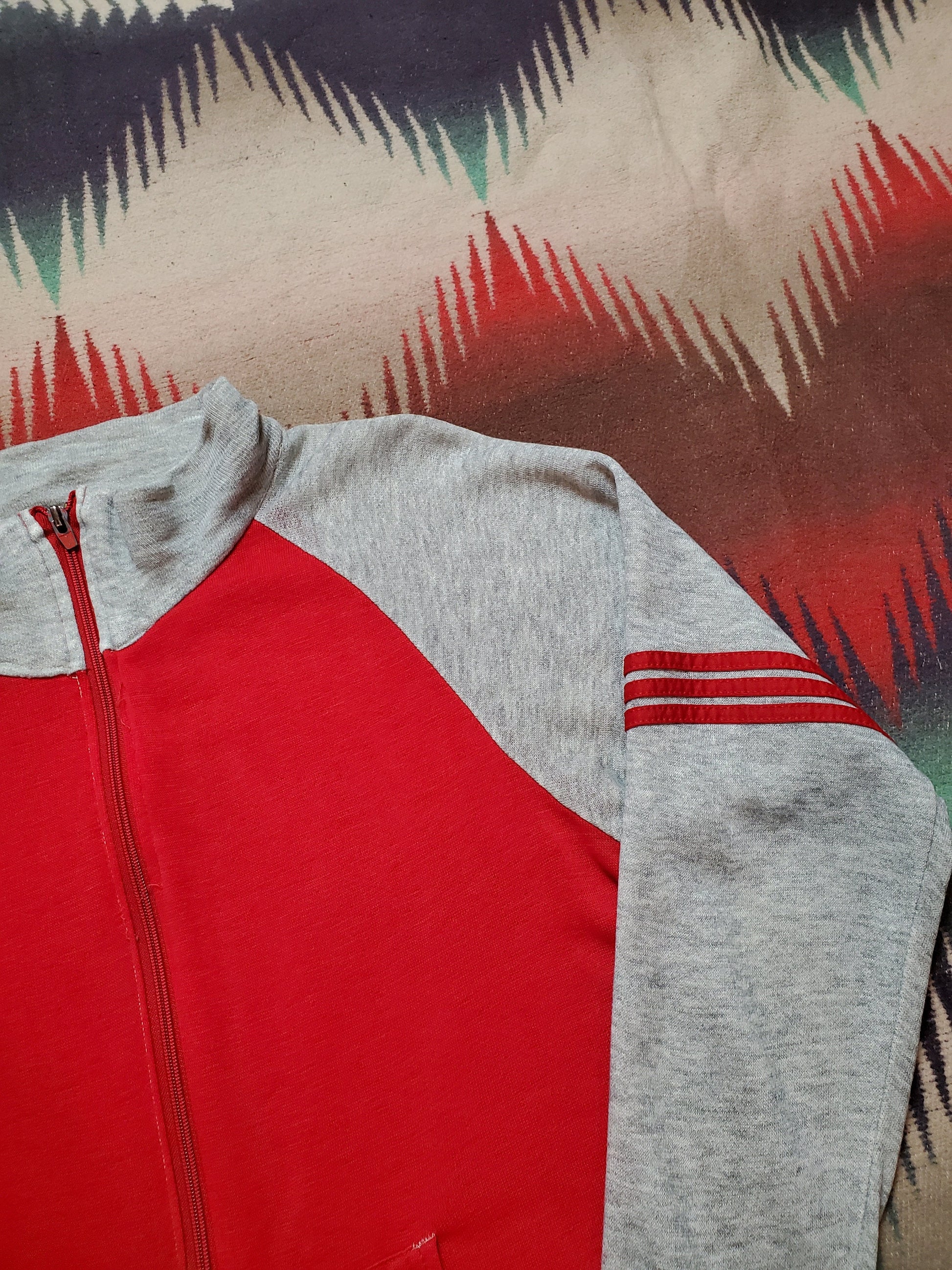 1980s Two Tone Grey/Red Zip Up Sweatshirt Size S