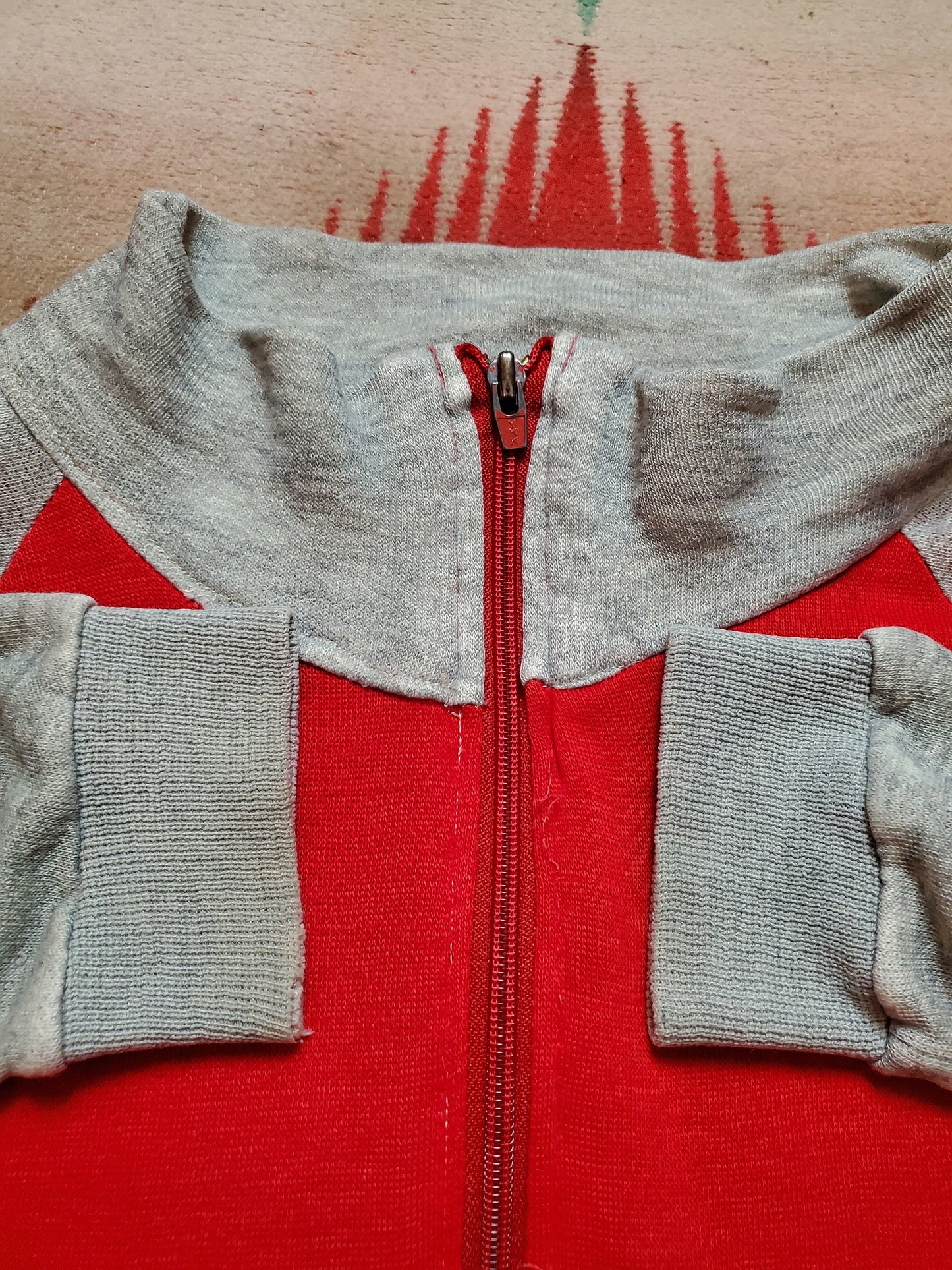 1980s Two Tone Grey/Red Zip Up Sweatshirt Size S