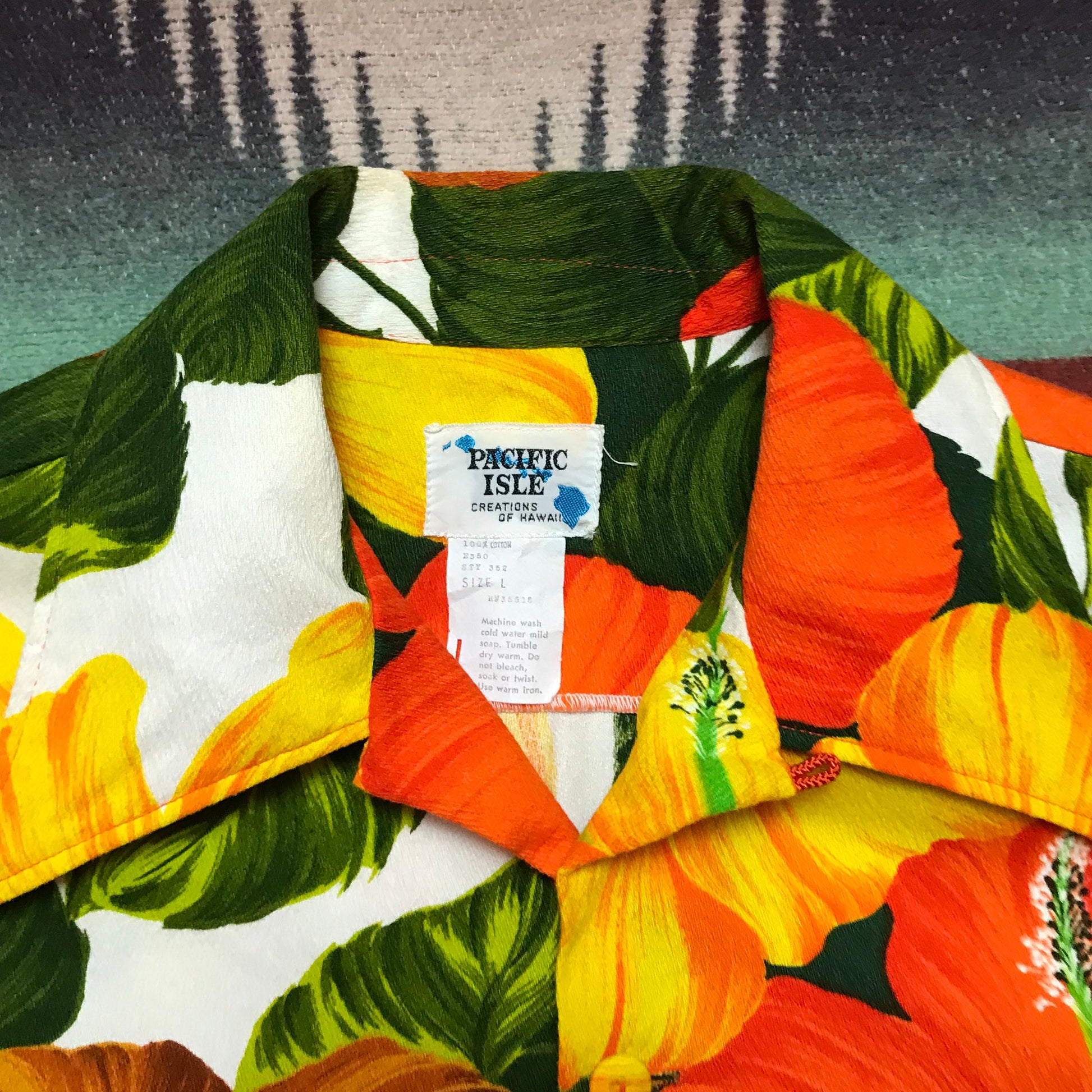1970s Pacific Isle Creations of Hawaii Loop Collar Bark Cloth Hawaiian Shirt Size L