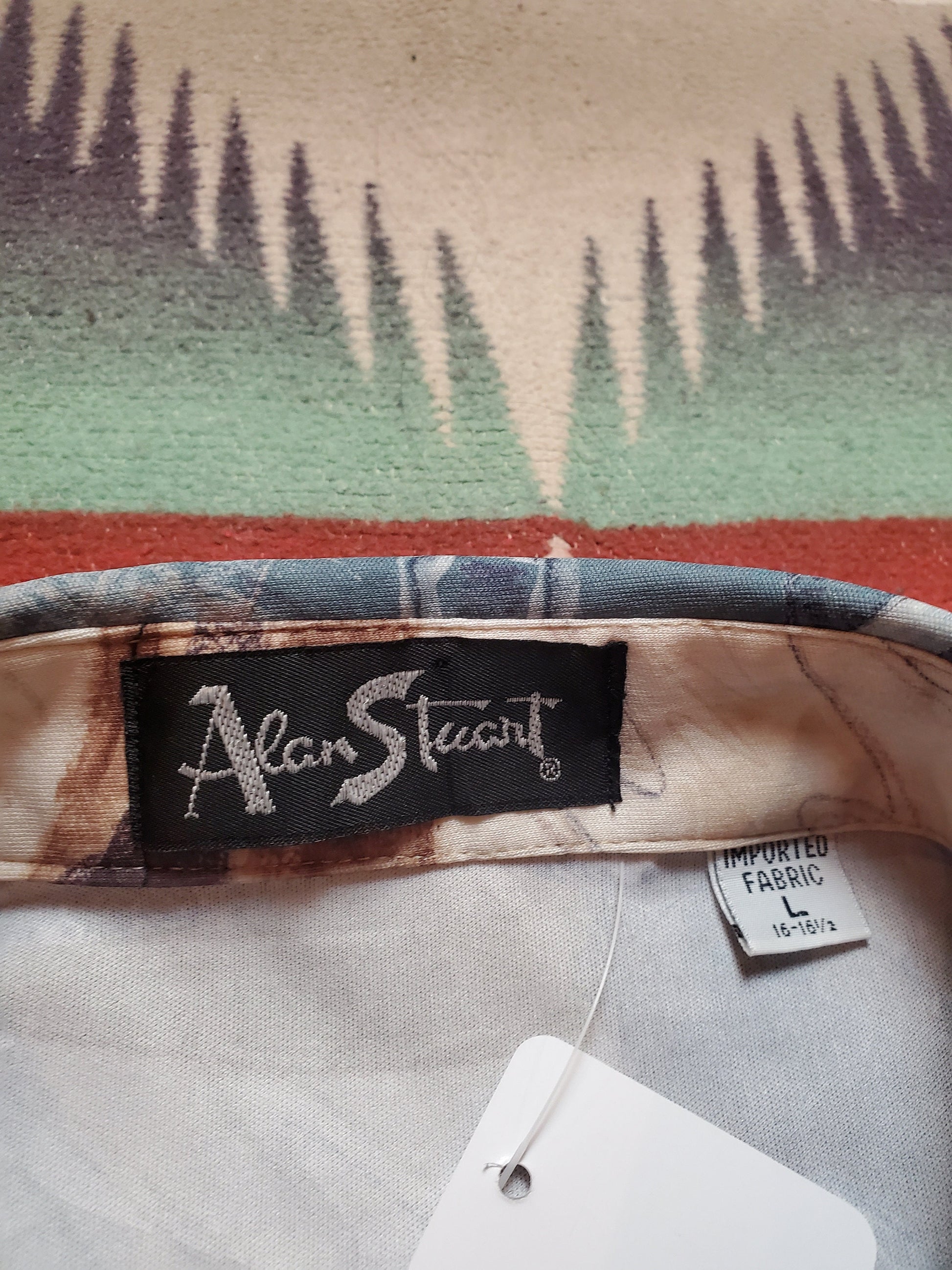 1970s/1980s Alan Stuart Abstract Shortsleeve Button Up Shirt Size L/XL