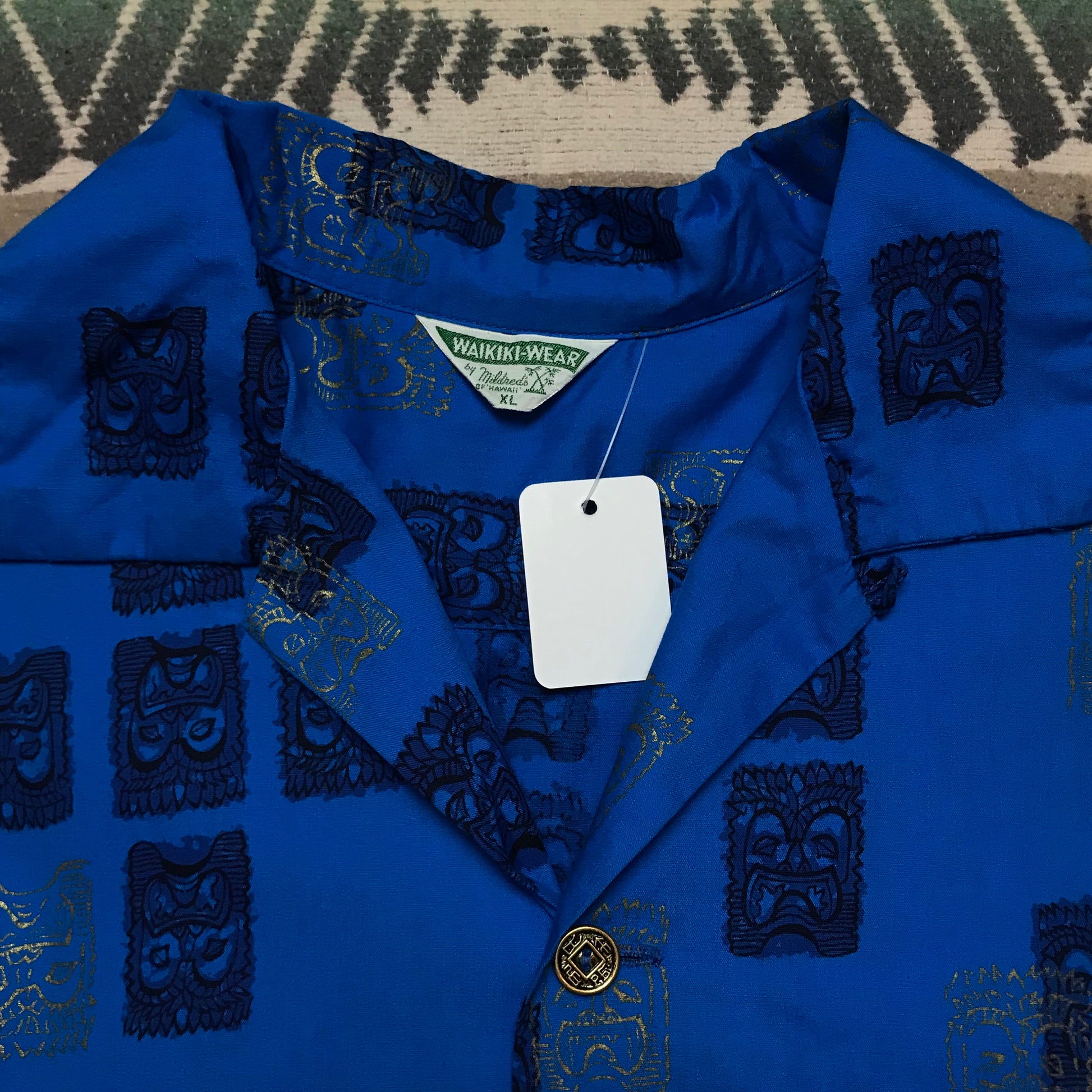 1960s/1970s Waikiki Wear by Mildred's of Hawaii Loop Collar Hawaiian Shirt Size XL
