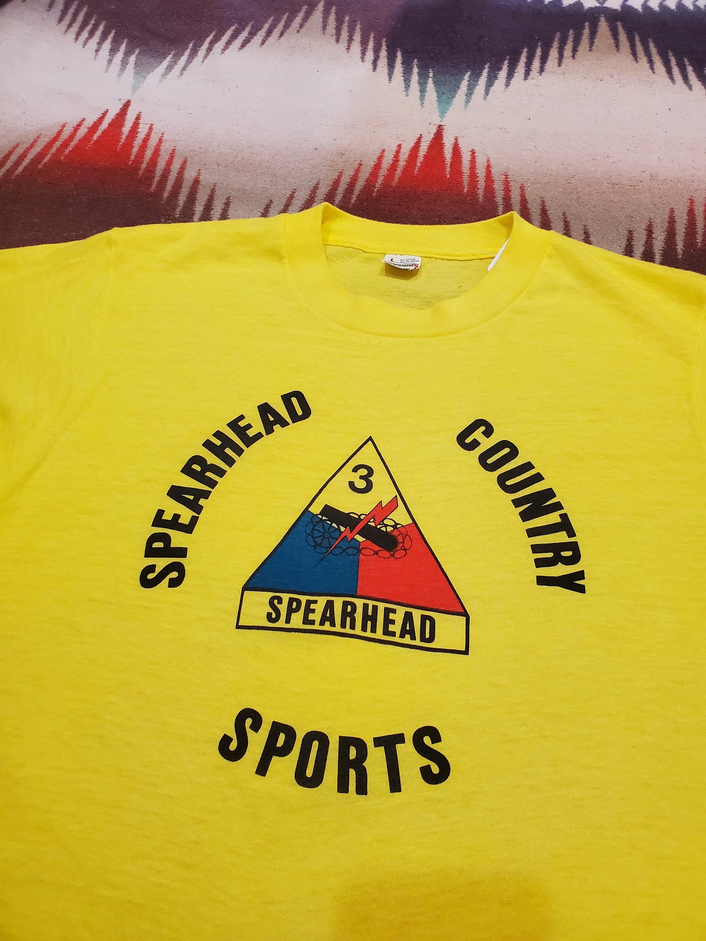 1980s Screen Stars 3rd Armored Division Spearhead Country Sports T-Shirt Made in USA Size S