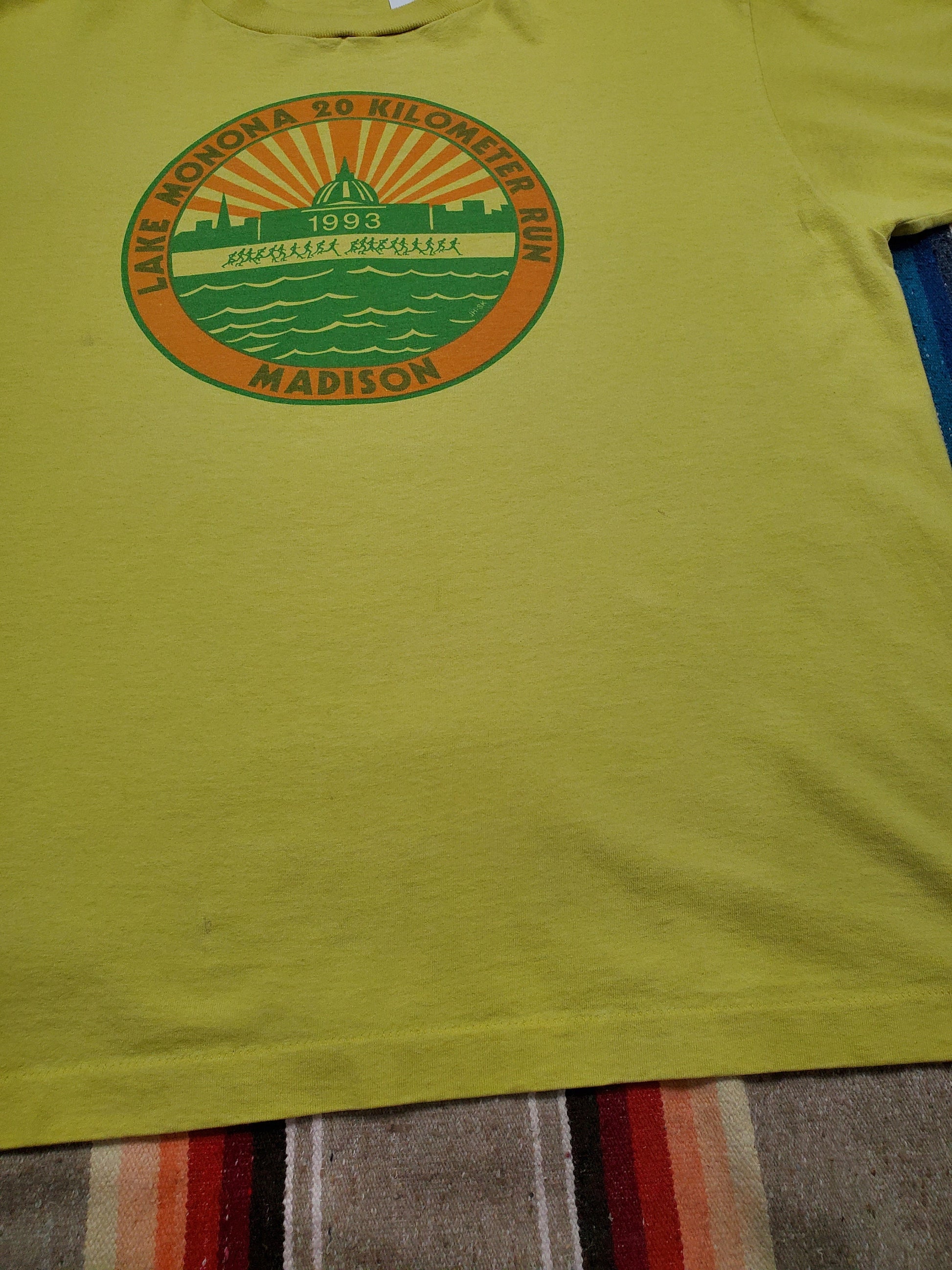 1990s 1993 Screen Stars Madison Wisconsin Lake Monona 20 KM Run Bud Light T-Shirt Made in USA Size L