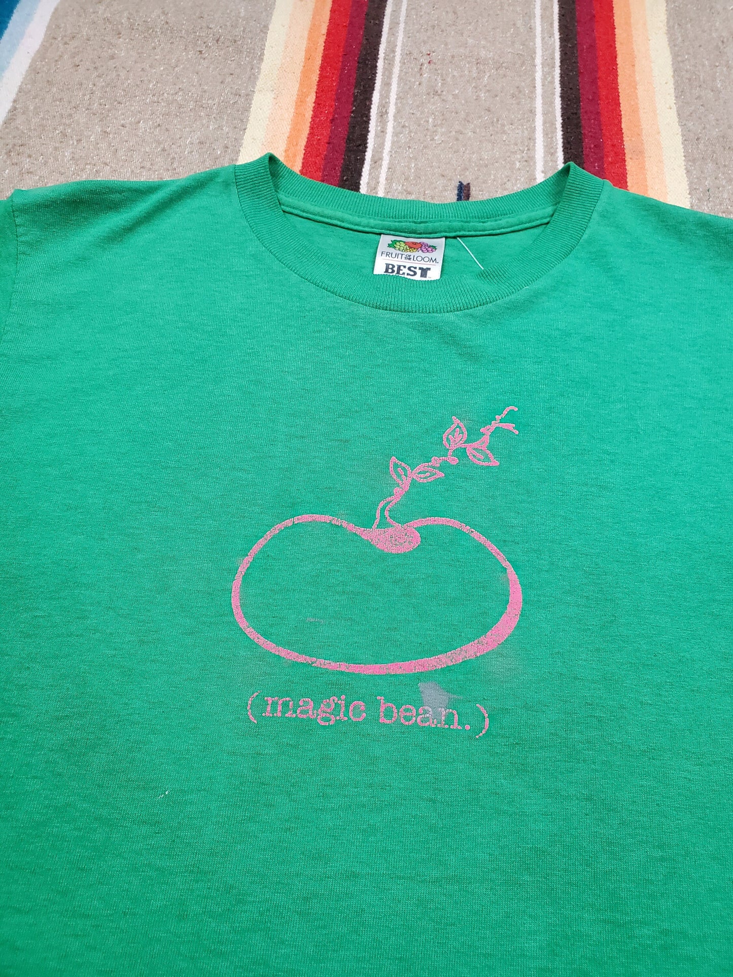 2000s 2006 Fruit of the Loom Magic Bean Graduation T-Shirt Size XS/S