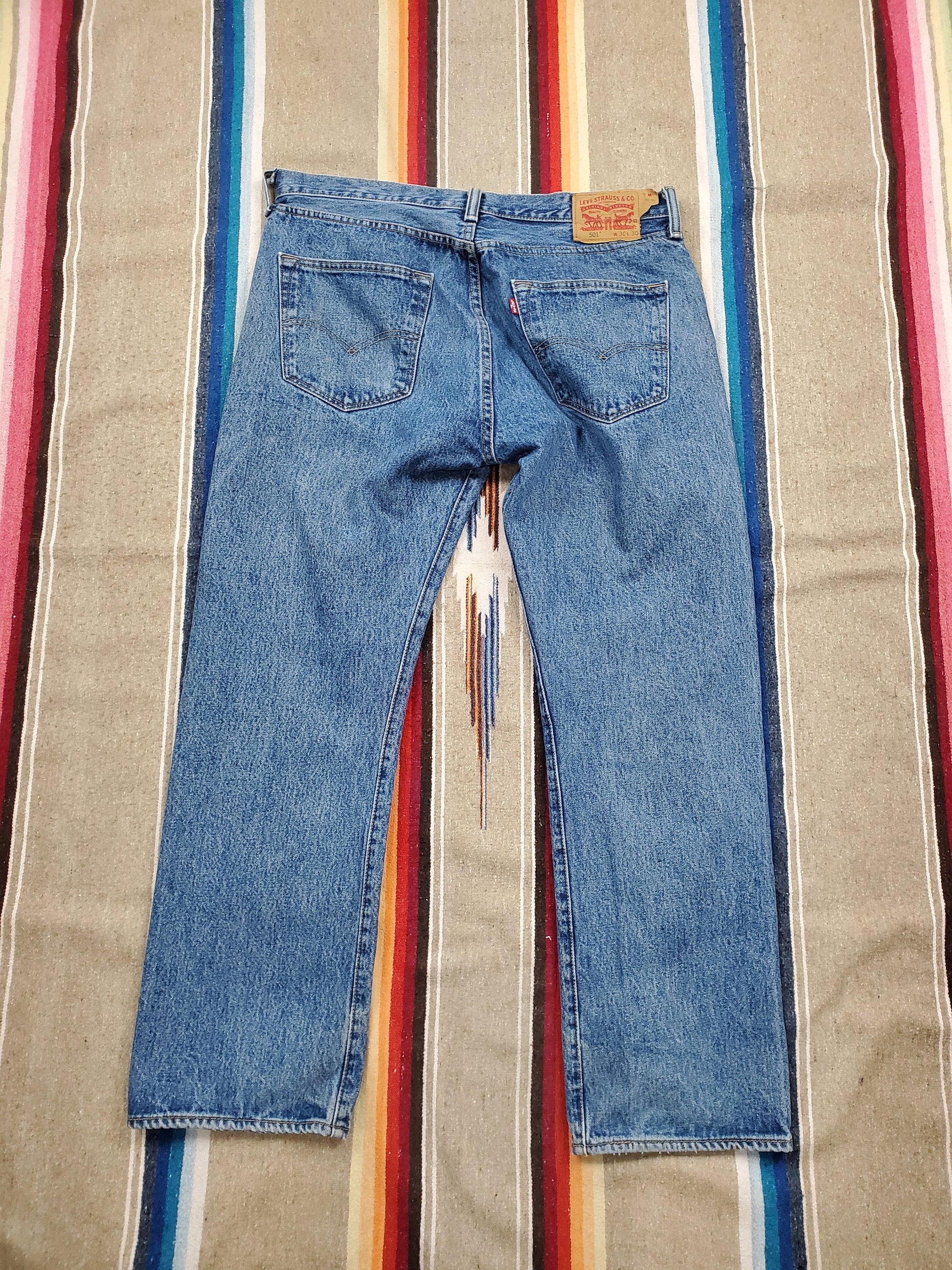 2000s Levi's 501 Blue Denim Jeans Size 35x29