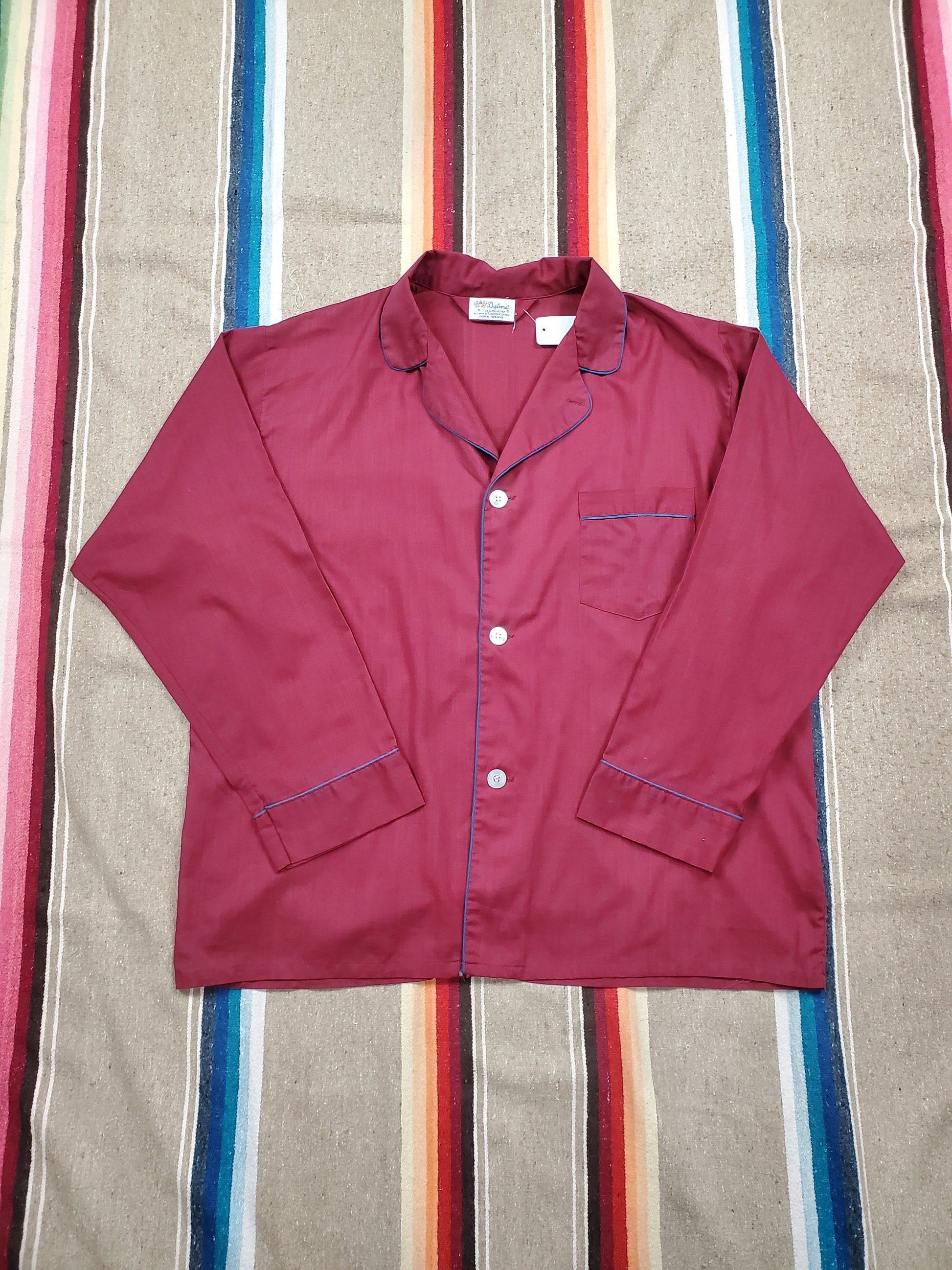 1970s Diplomat Dura-Weave Maroon Button Up Sleep Shirt Size XL