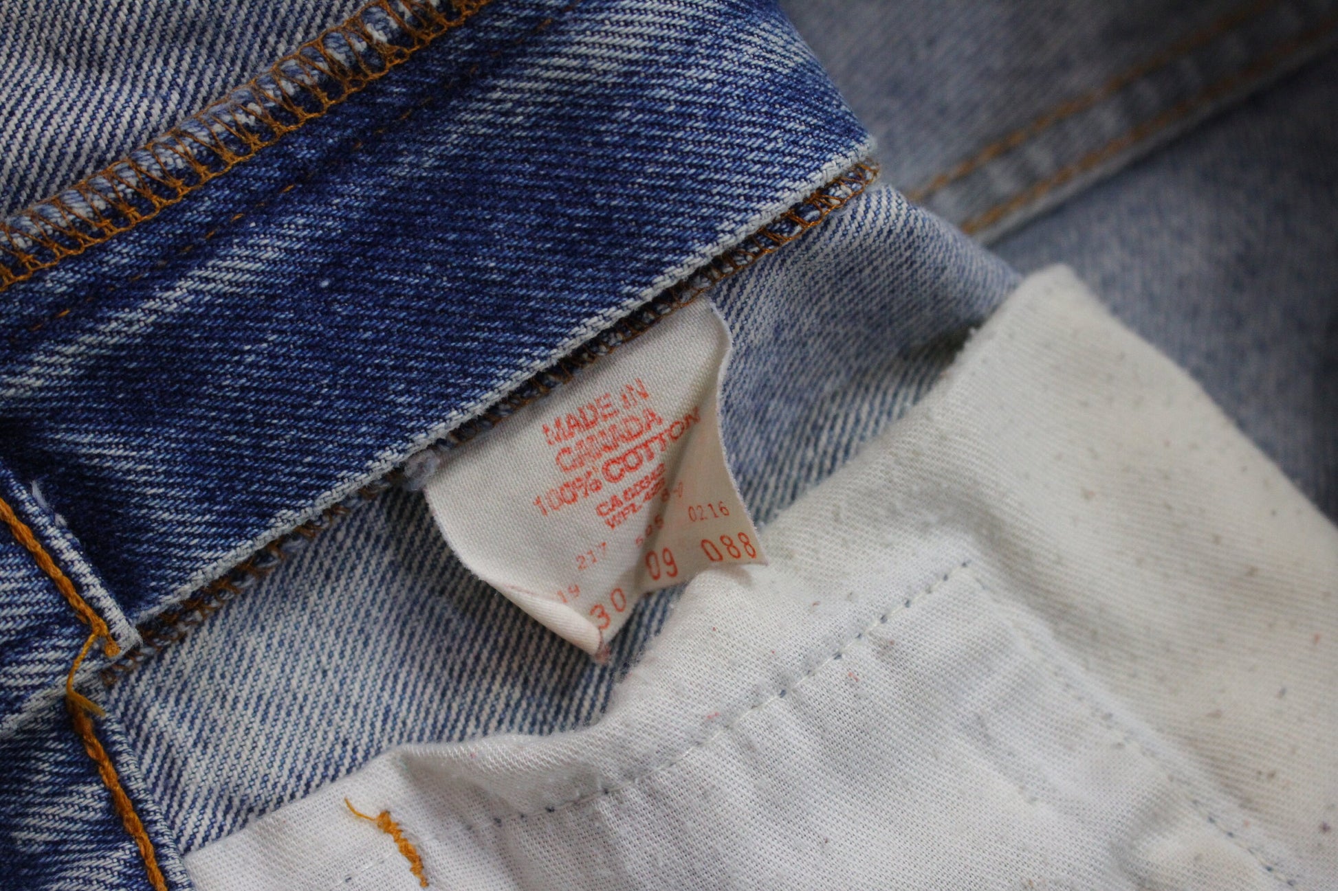 1980s Levi's Distressed 505 Blue Denim Jeans Made in Canada Size 33x29
